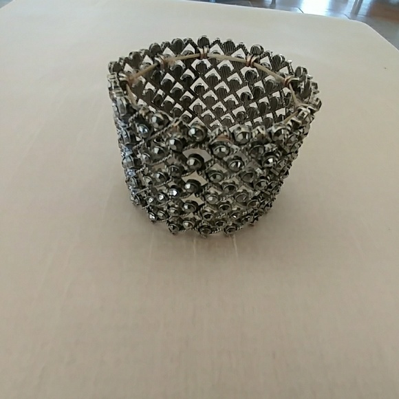 Blingy Stretch Bracelet - Picture 3 of 6